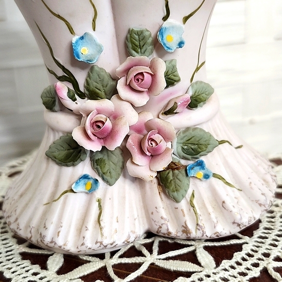 👉*VINTAGE* KELVIN LADIES HANDS PORCELAIN BUD VASE ~HAND-PAINTED BISQUE 1950's - Picture 3 of 7